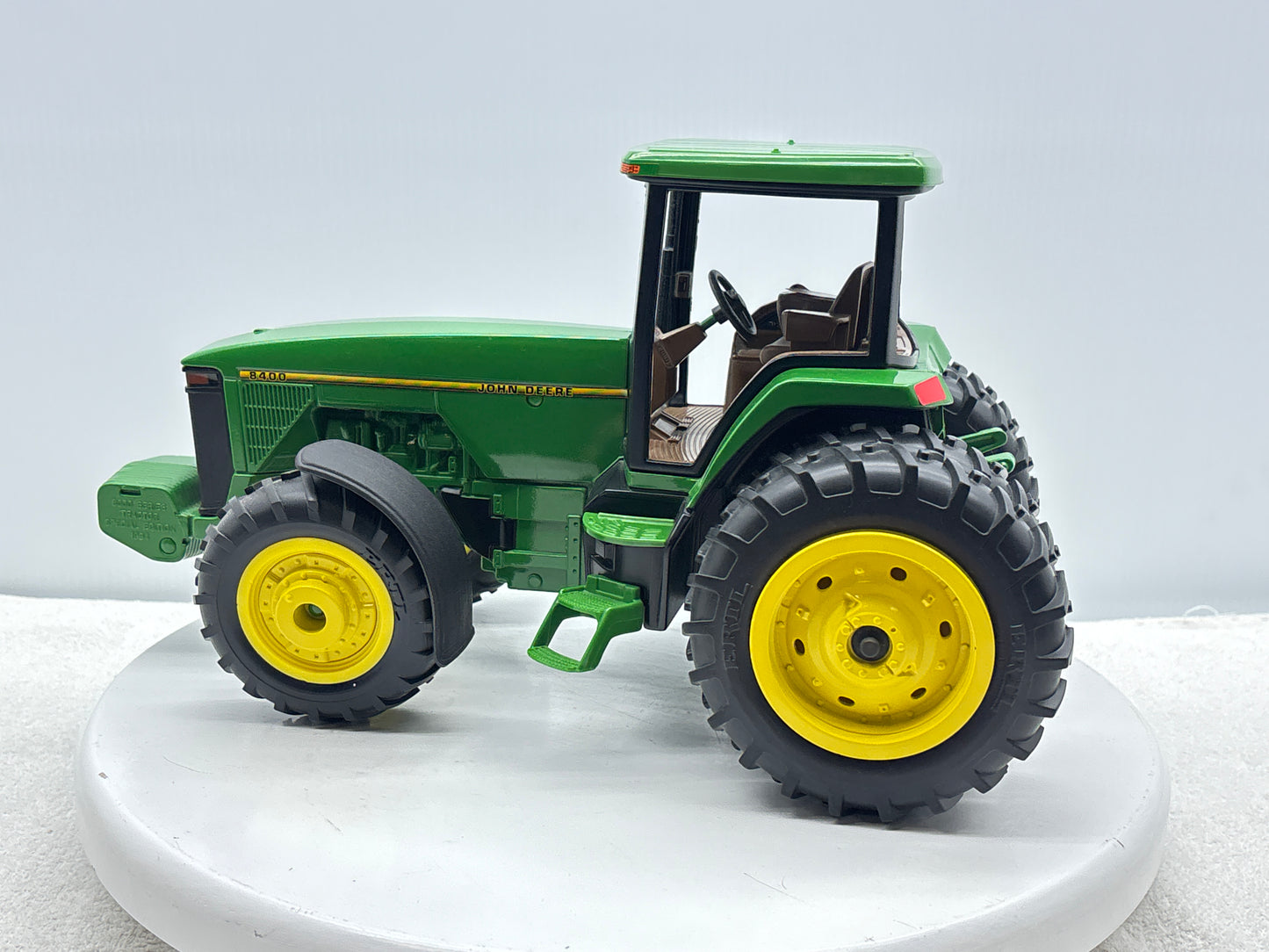 1/16 John Deere 8400