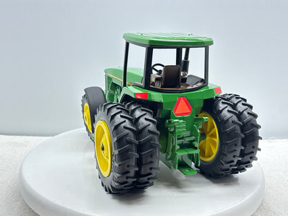1/16 John Deere 8400