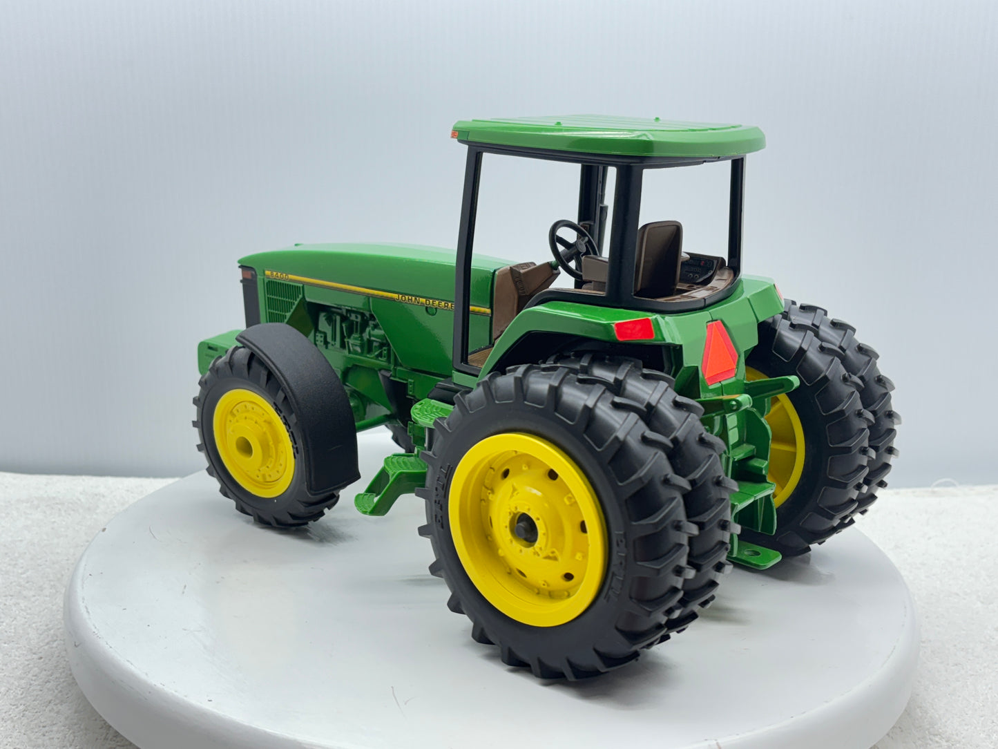 1/16 John Deere 8400