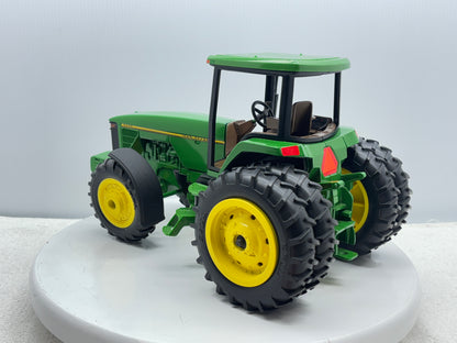 1/16 John Deere 8400