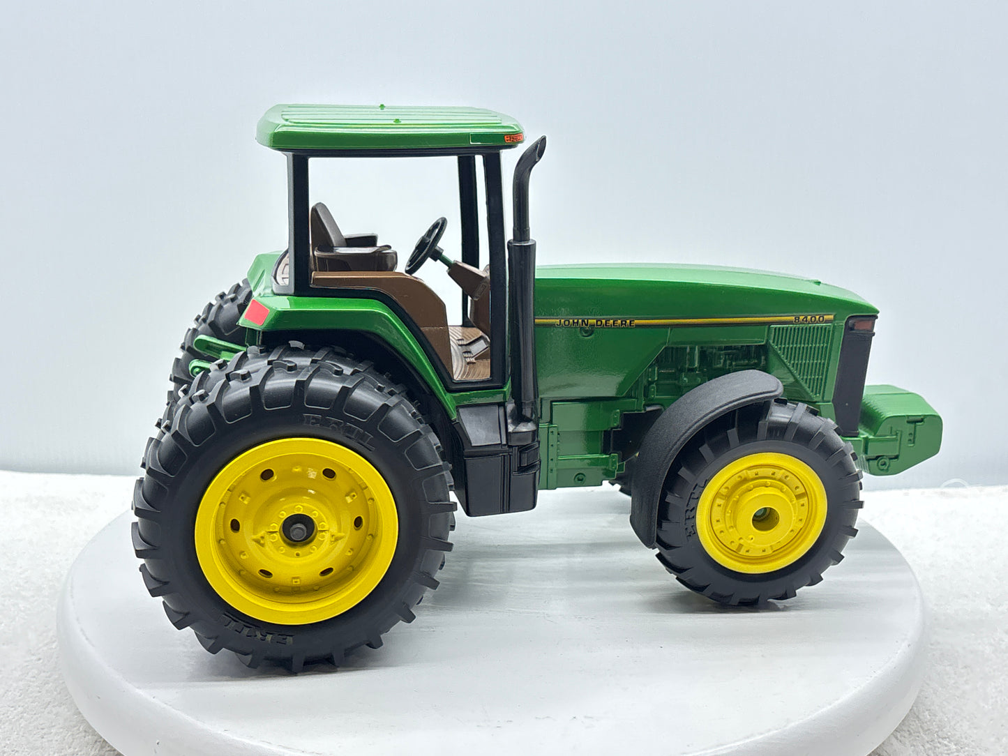 1/16 John Deere 8400