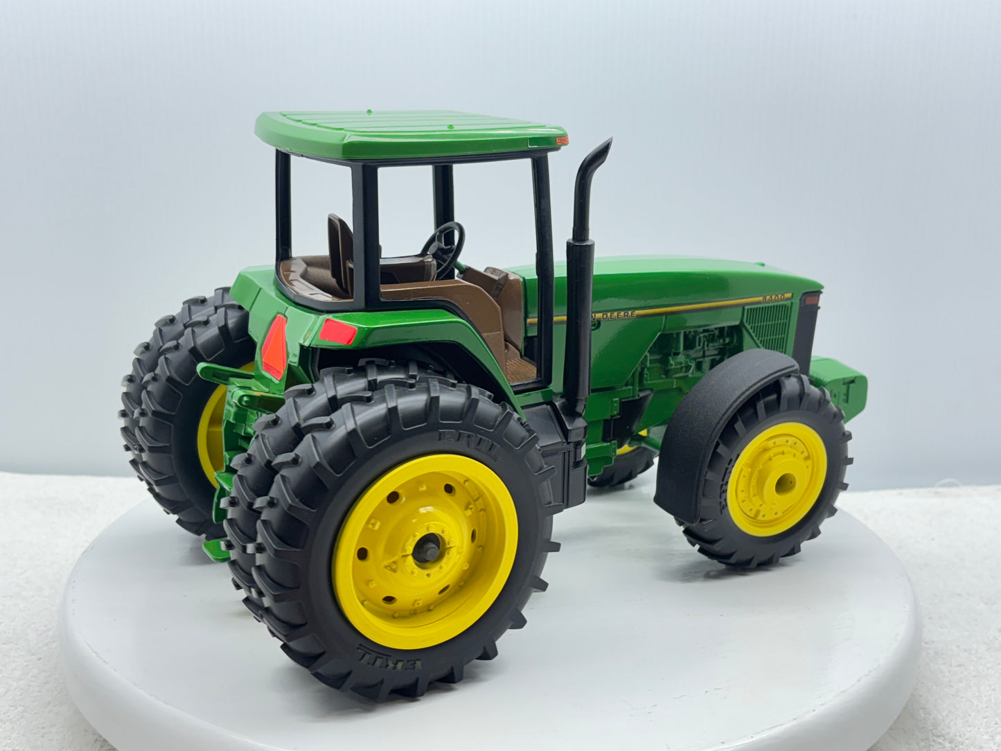 1/16 John Deere 8400