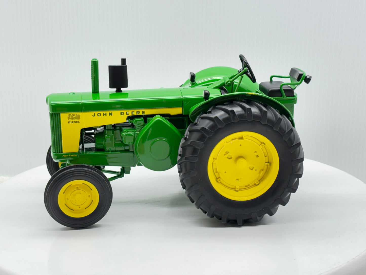 1/16 John Deere 850 Prototype Two Cylinder