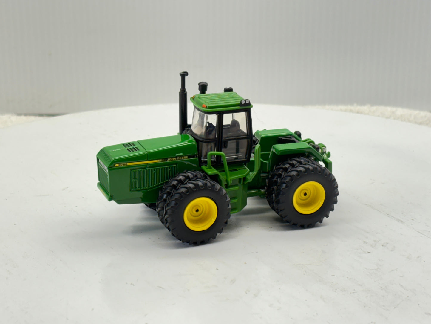1/64 John Deere 8760 Prestige