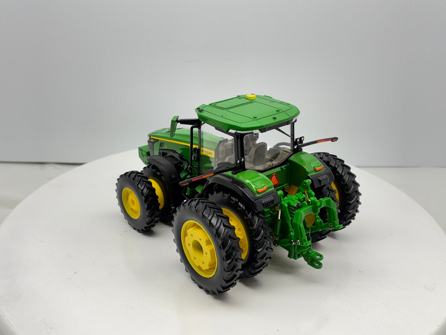 1/32 John Deere 8R 370