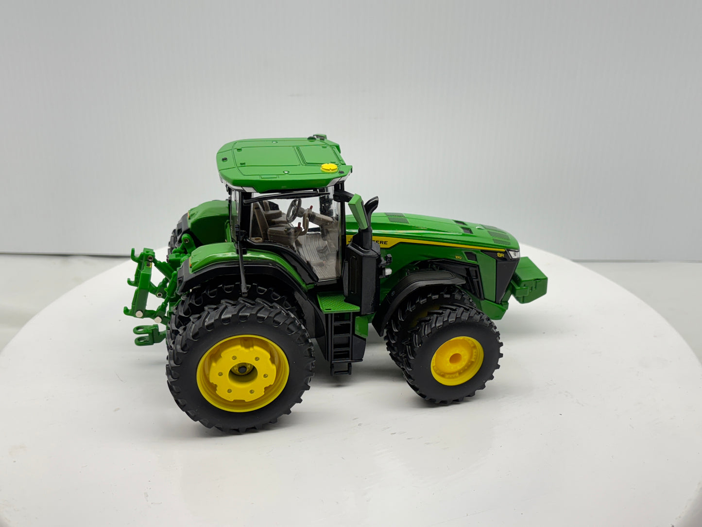 1/32 John Deere 8R 370