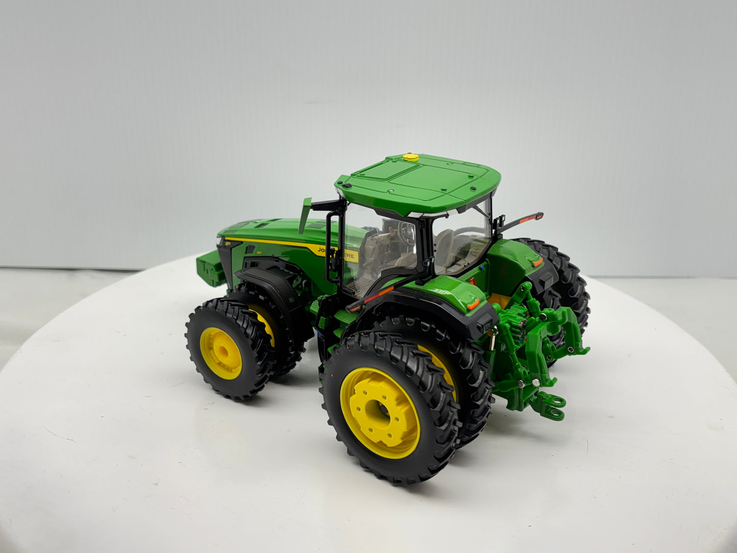 1/32 John Deere 8R 370