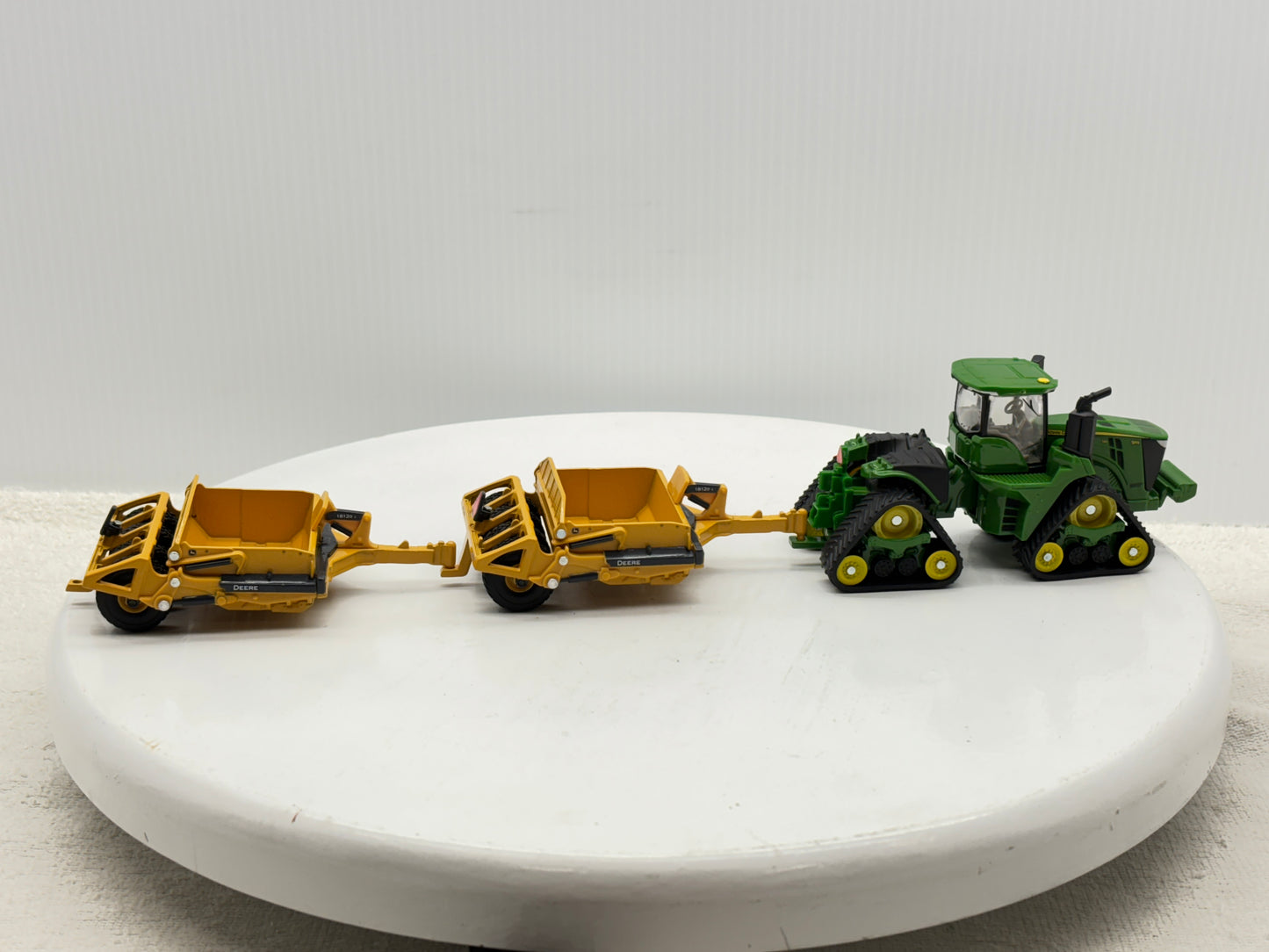 1/64 John Deere 9RX 590 Scraper Set