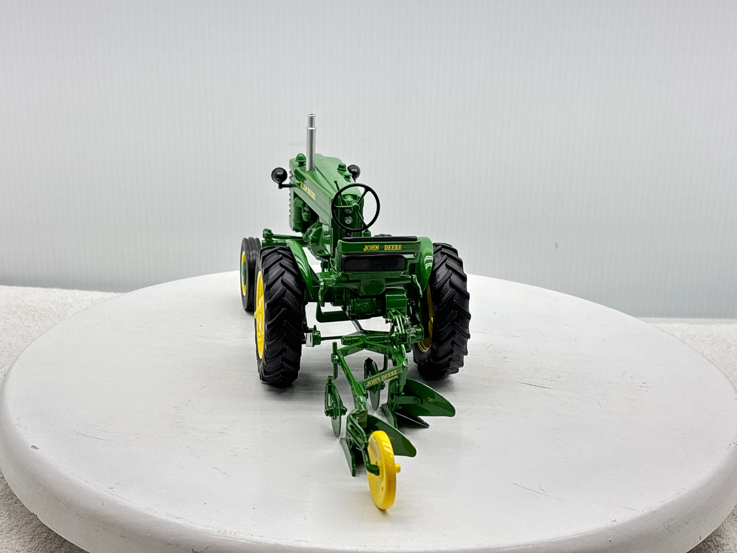 1/16 John Deere ''M''
