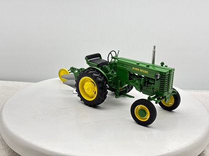 1/16 John Deere ''M''