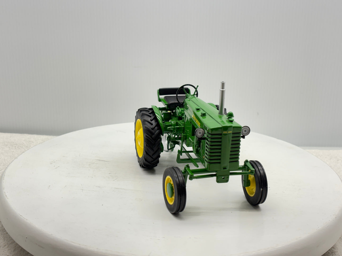 1/16 John Deere ''M''