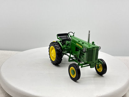 1/16 John Deere ''M''