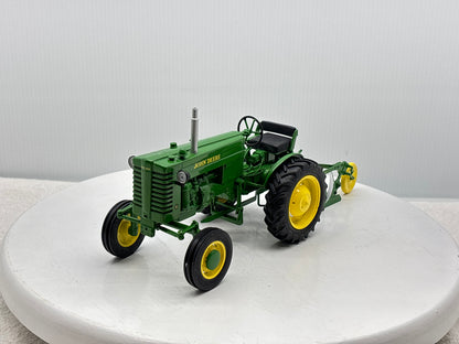 1/16 John Deere ''M''