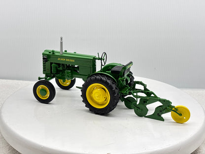 1/16 John Deere ''M''