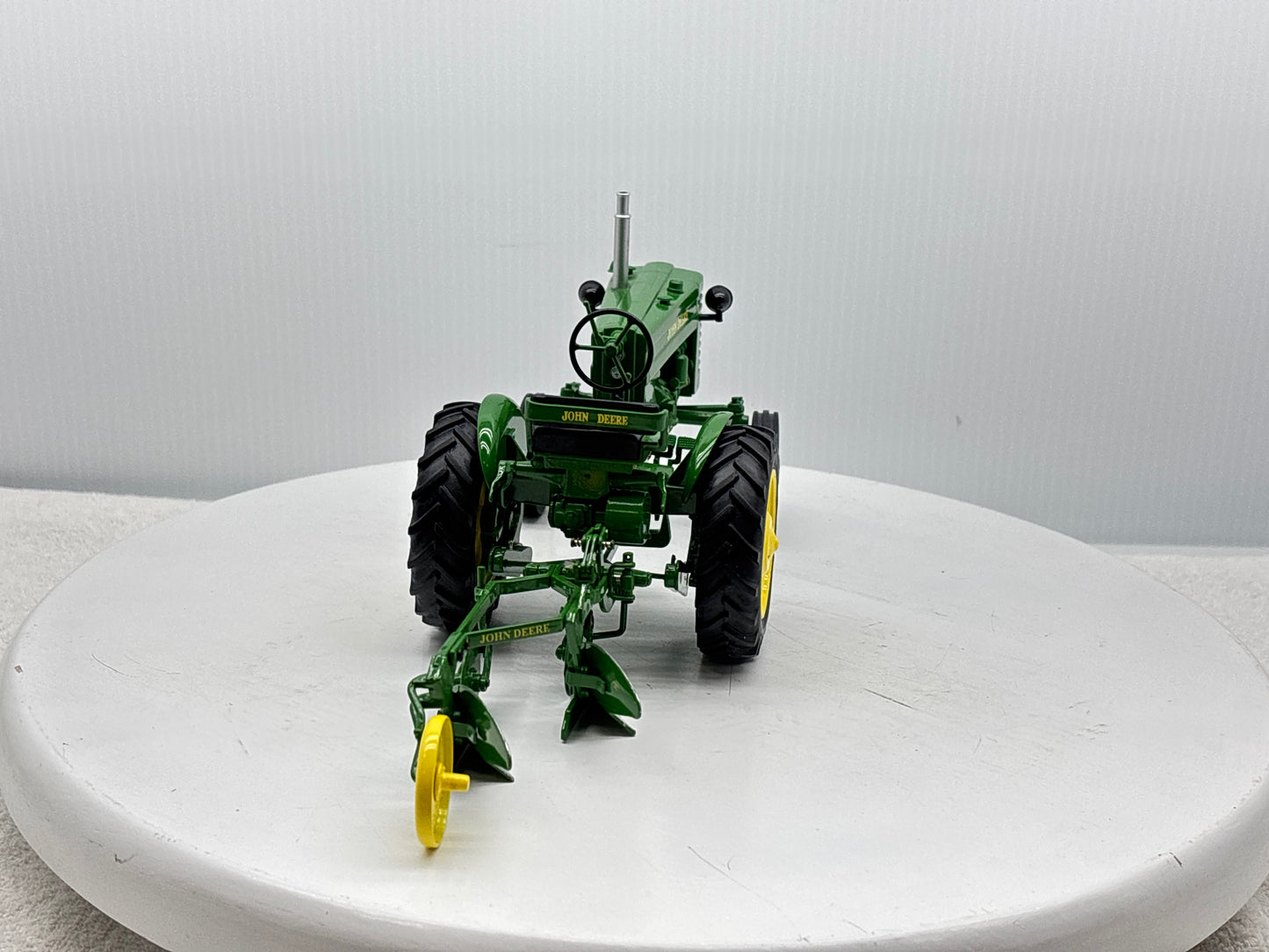 1/16 John Deere ''M''