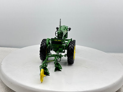 1/16 John Deere ''M''
