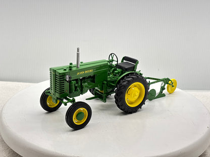 1/16 John Deere ''M''