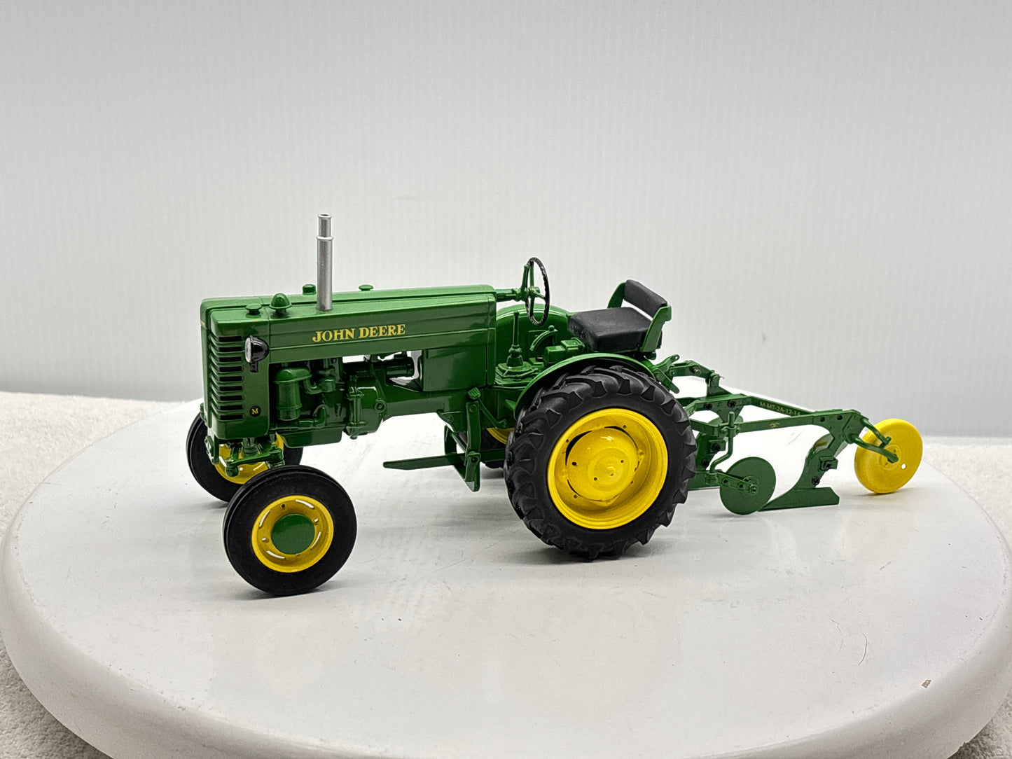 1/16 John Deere ''M''
