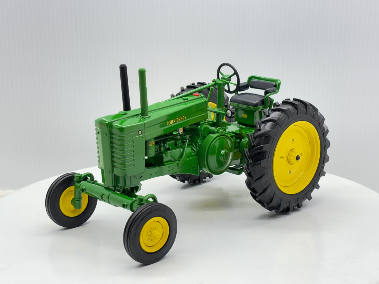 1/16 John Deere Model G Prestige