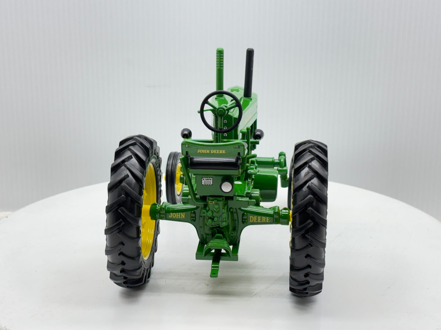1/16 John Deere Model G Prestige