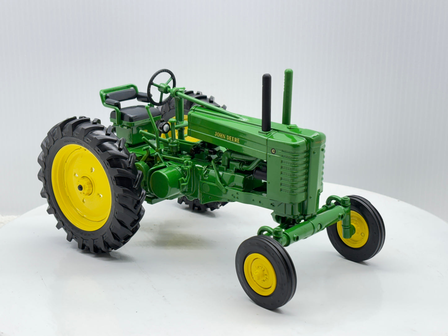 1/16 John Deere Model G Prestige