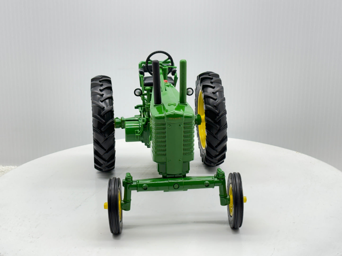 1/16 John Deere Model G Prestige
