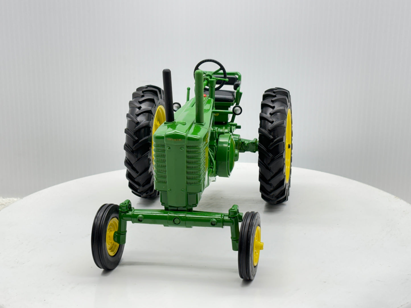 1/16 John Deere Model G Prestige