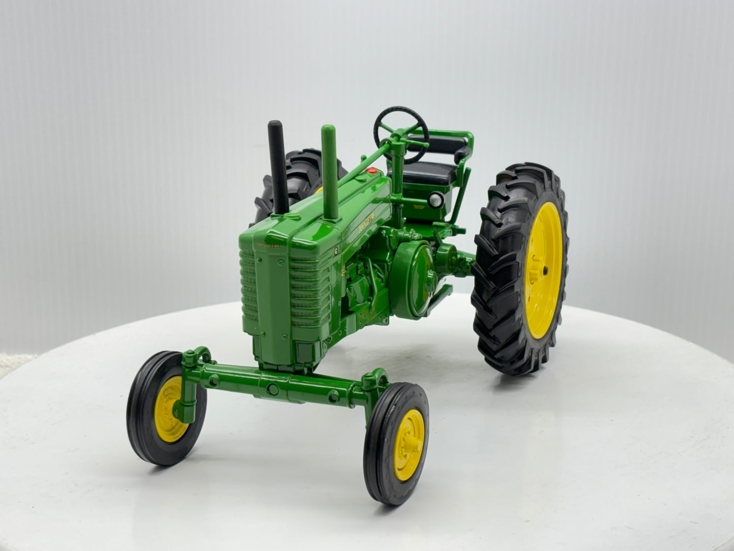 1/16 John Deere Model G Prestige
