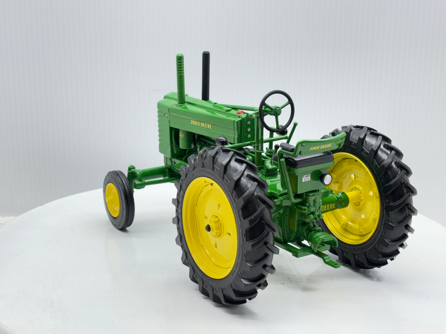 1/16 John Deere Model G Prestige