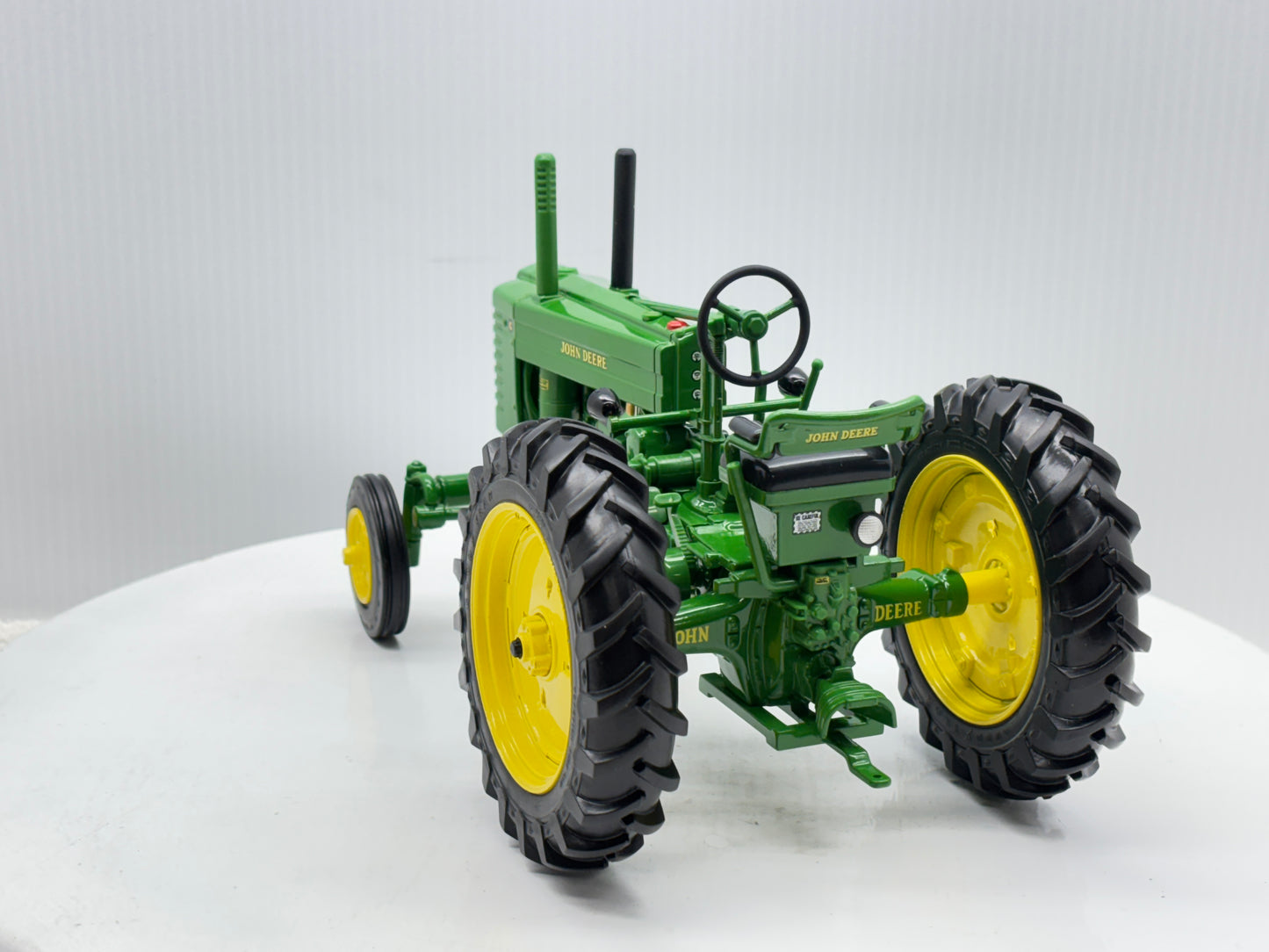 1/16 John Deere Model G Prestige