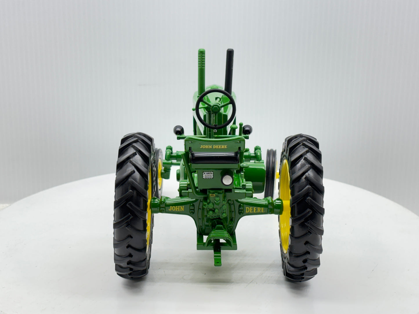1/16 John Deere Model G Prestige