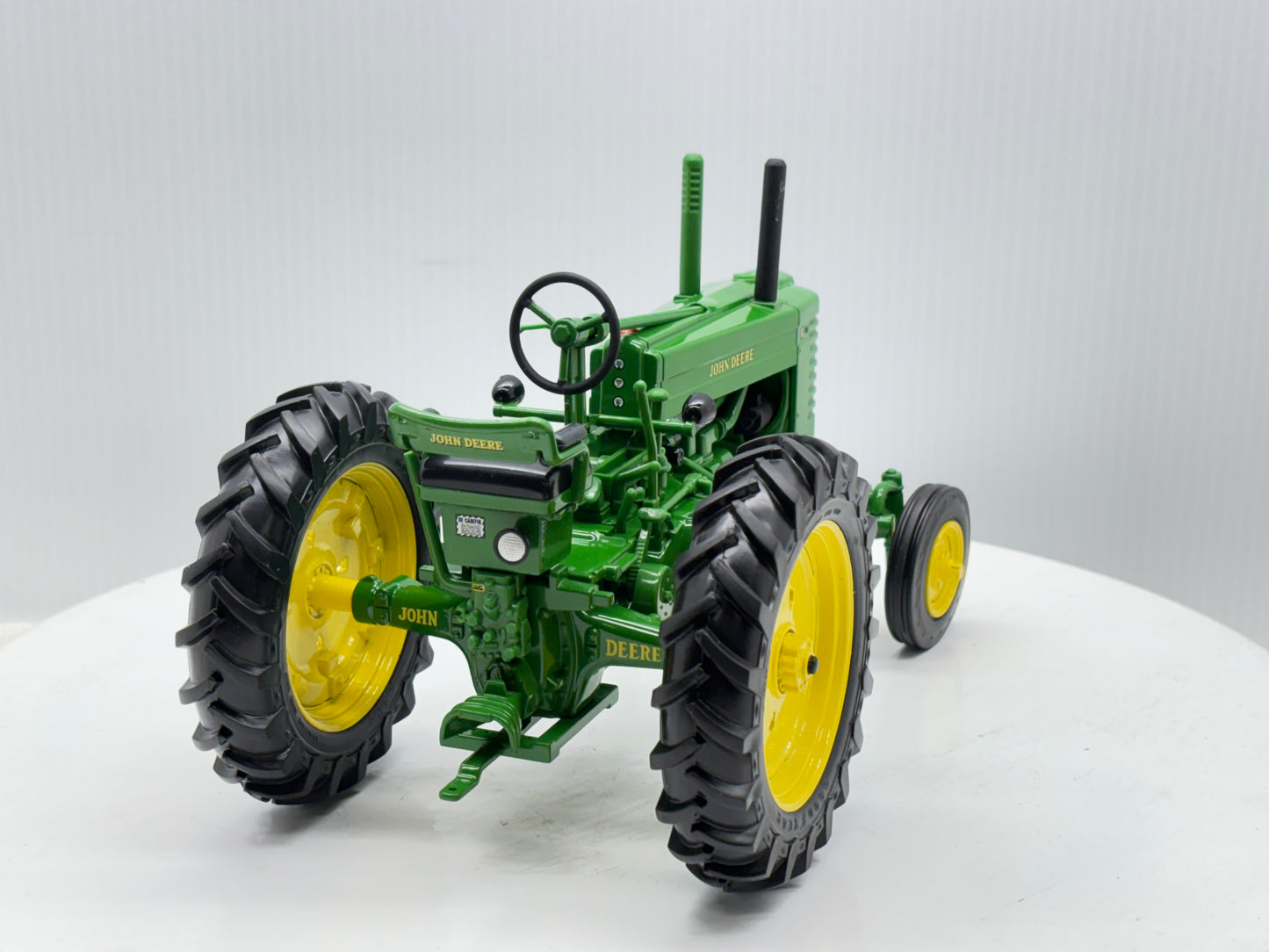 1/16 John Deere Model G Prestige