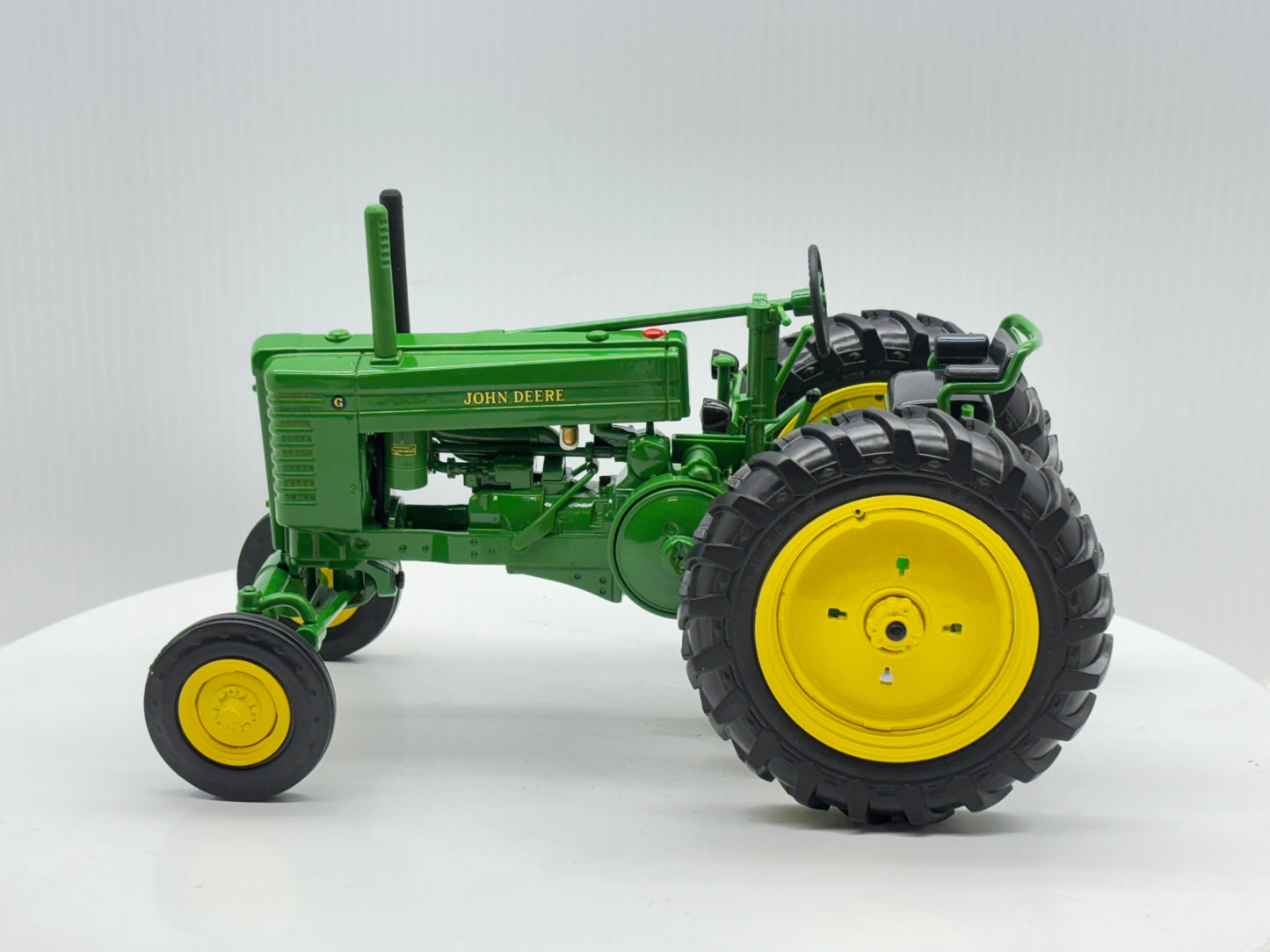 1/16 John Deere Model G Prestige