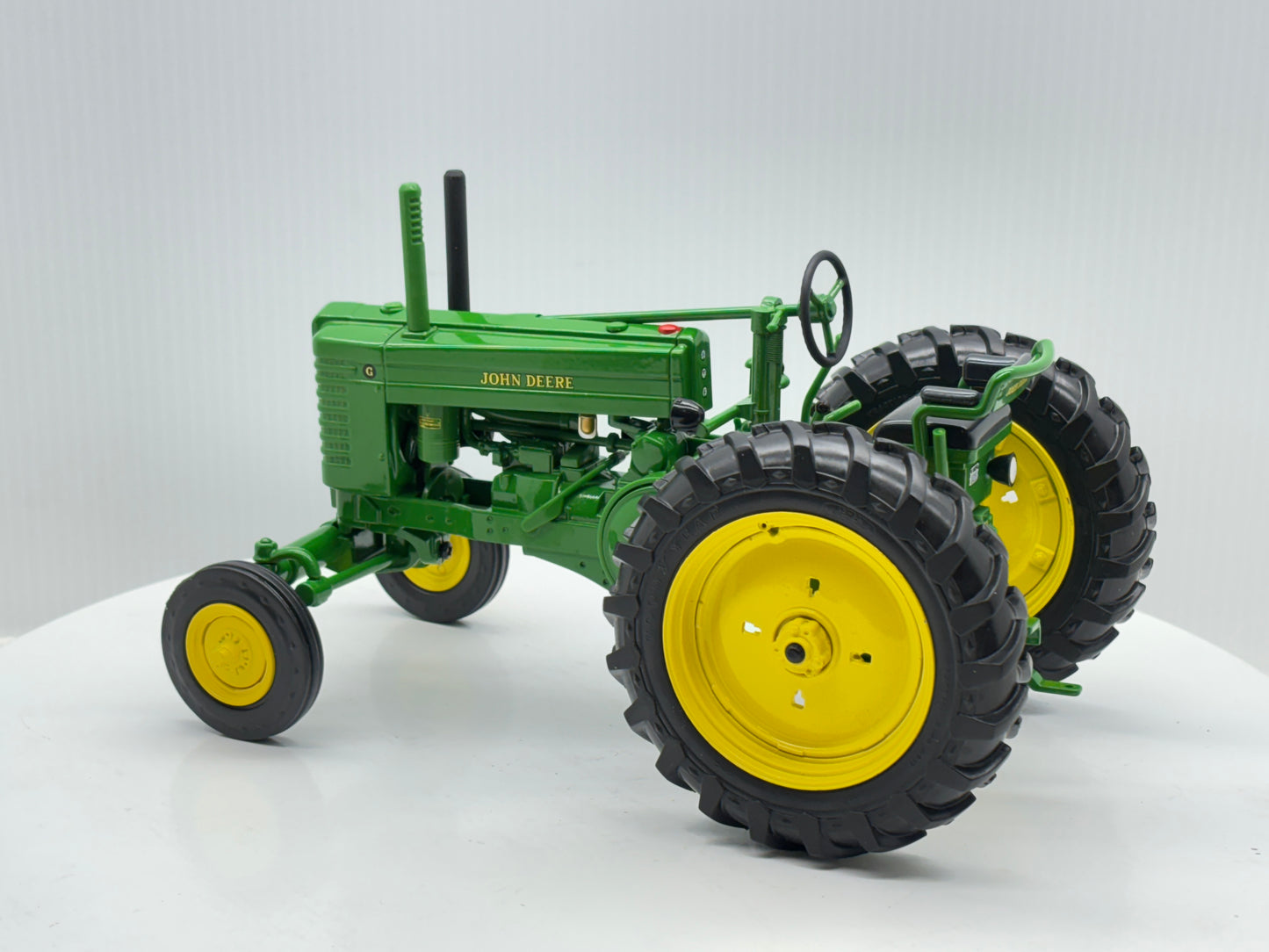 1/16 John Deere Model G Prestige