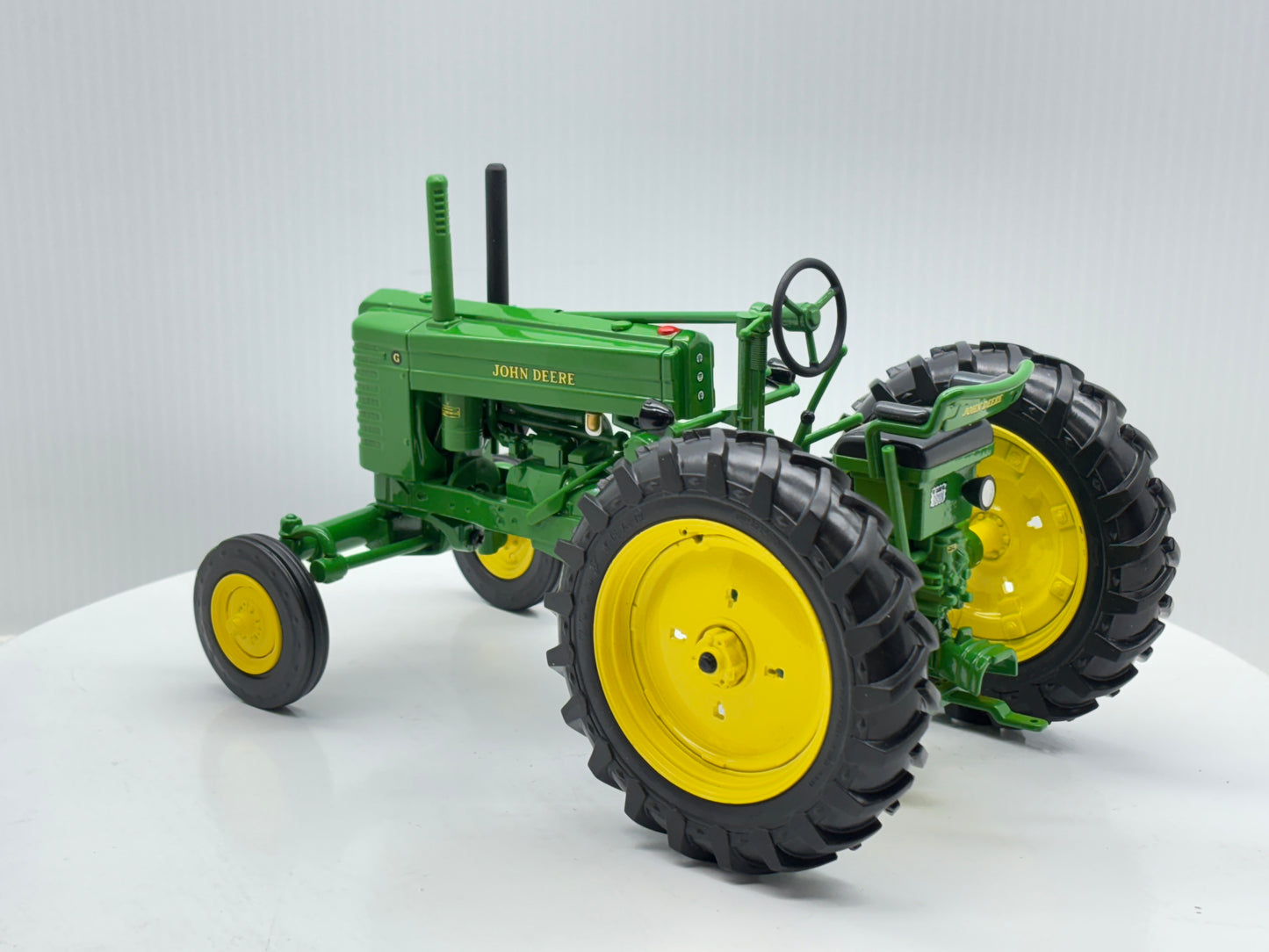 1/16 John Deere Model G Prestige