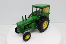 1/16 John Deere "R"