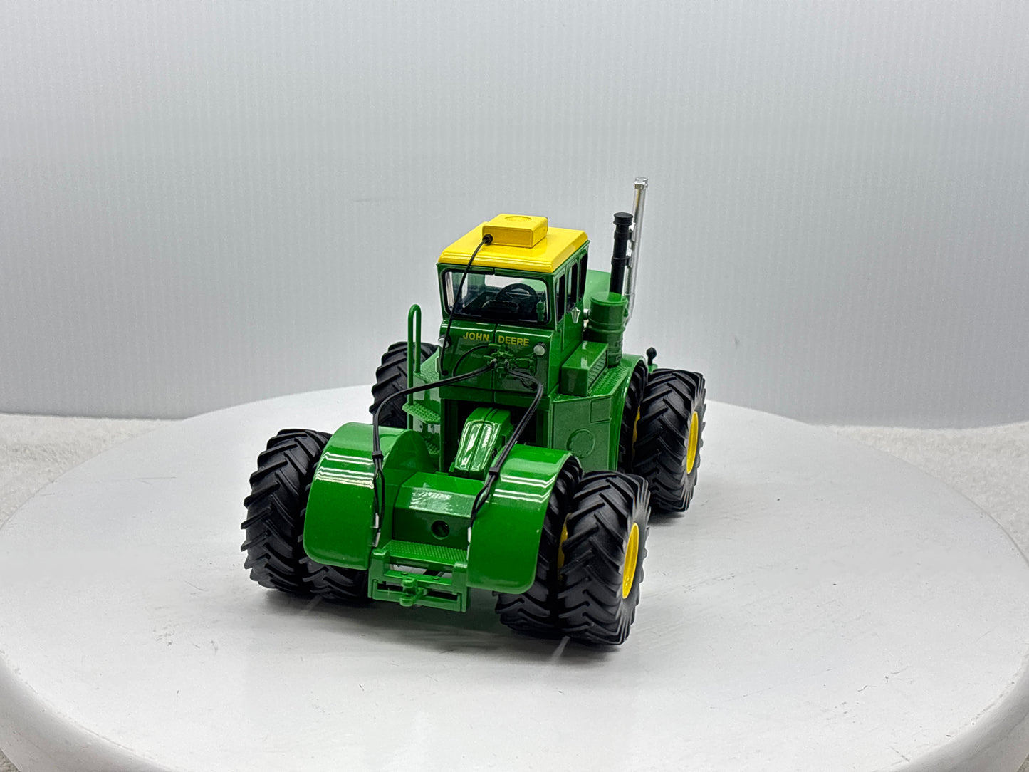 1/32 John Deere WA-17 Prestige