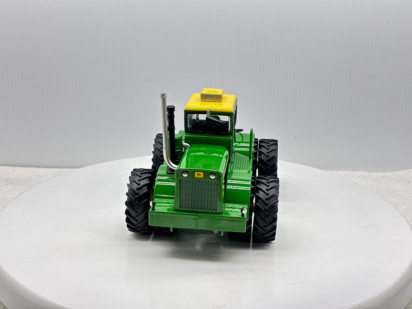 1/32 John Deere WA-17 Prestige