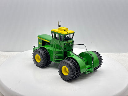 1/32 John Deere WA-17 Prestige