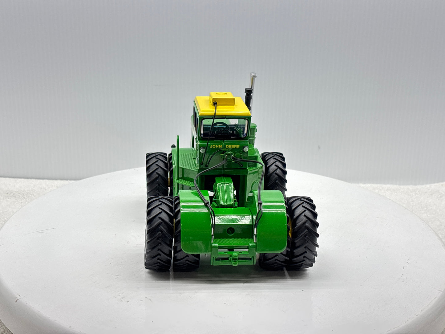 1/32 John Deere WA-17 Prestige