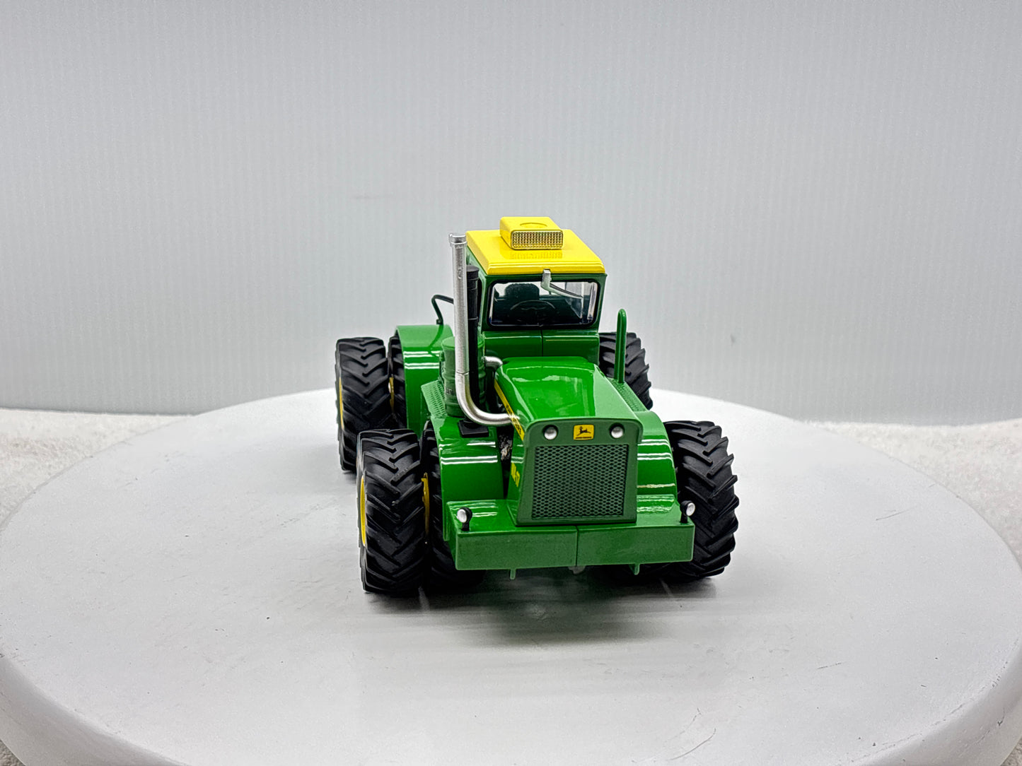 1/32 John Deere WA-17 Prestige