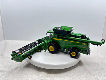 1/32  John Deere X9 1000 Prestige
