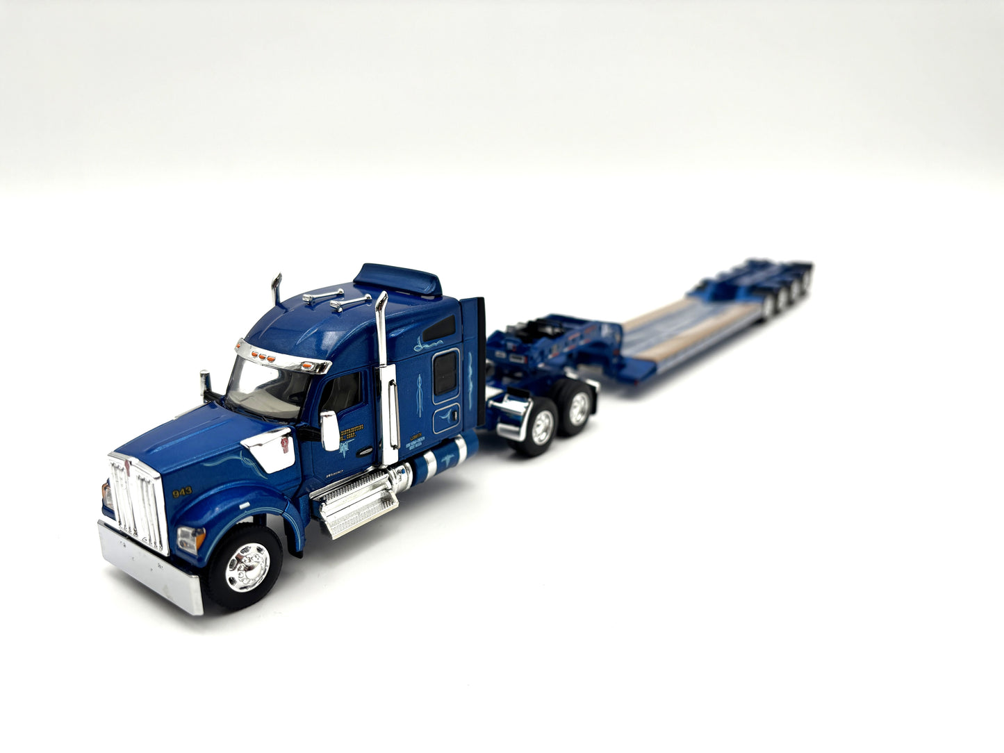 1/64 Kenworth W990