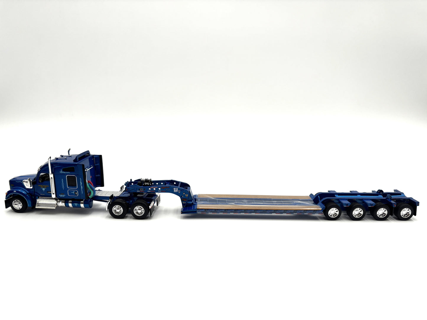 1/64 Kenworth W990