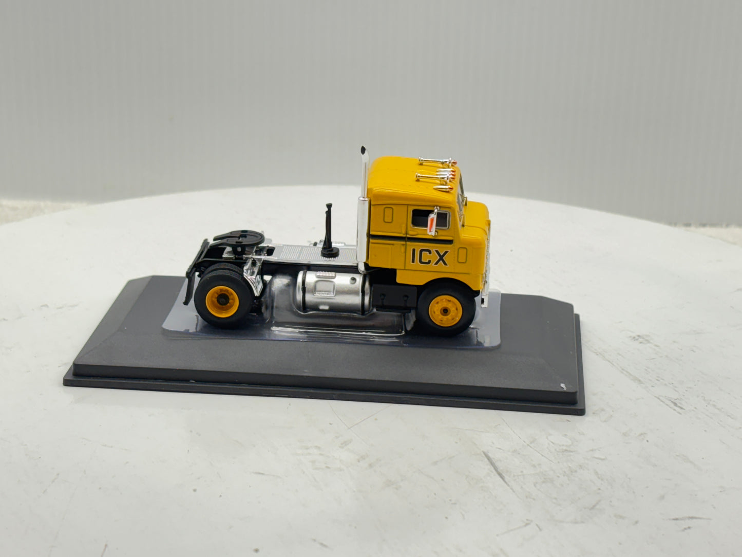 1/64 Kenworth Bullnose ICX
