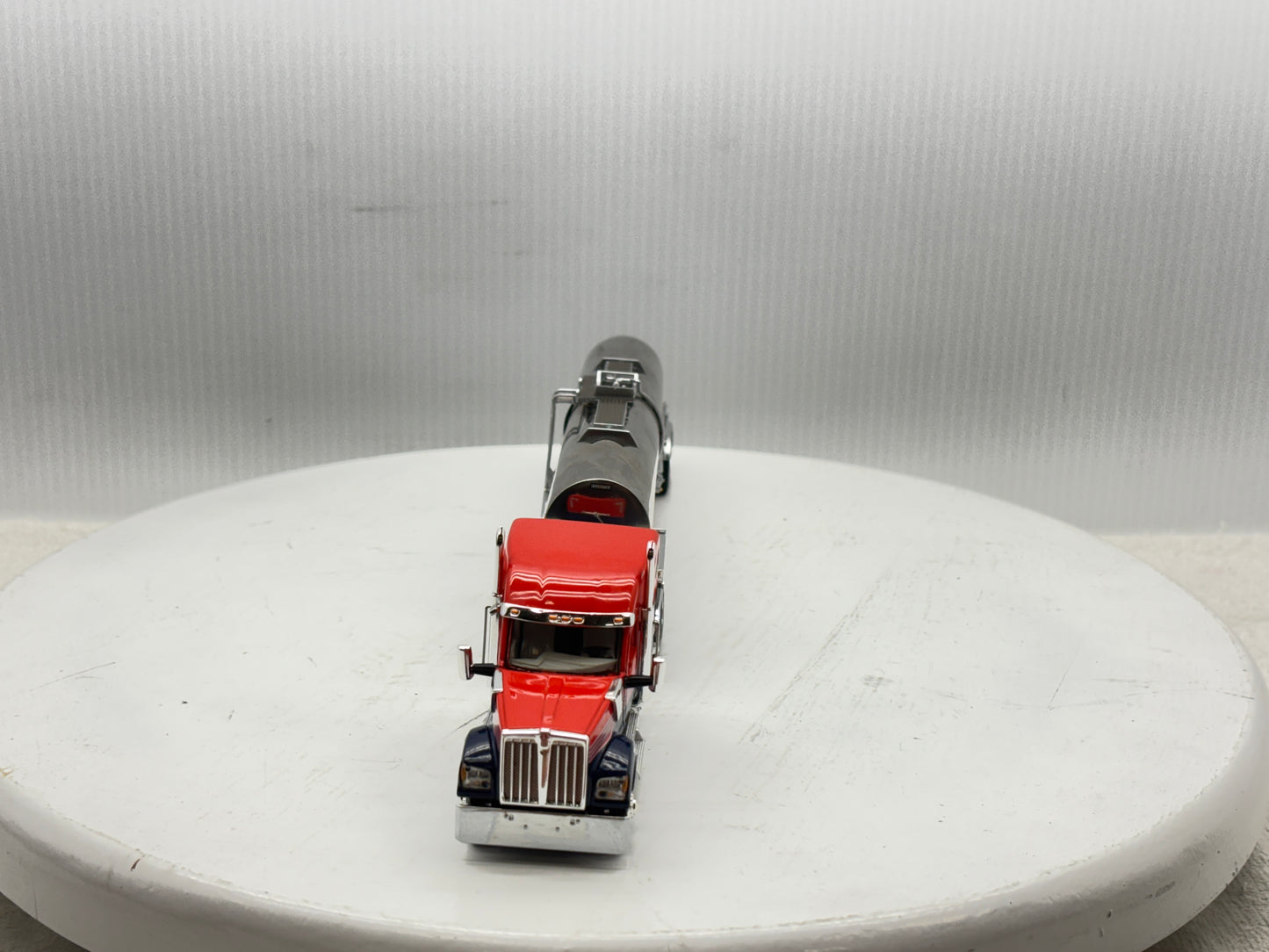 1/64 Kenworth W990 76'' Midroof (Orange-Blue)