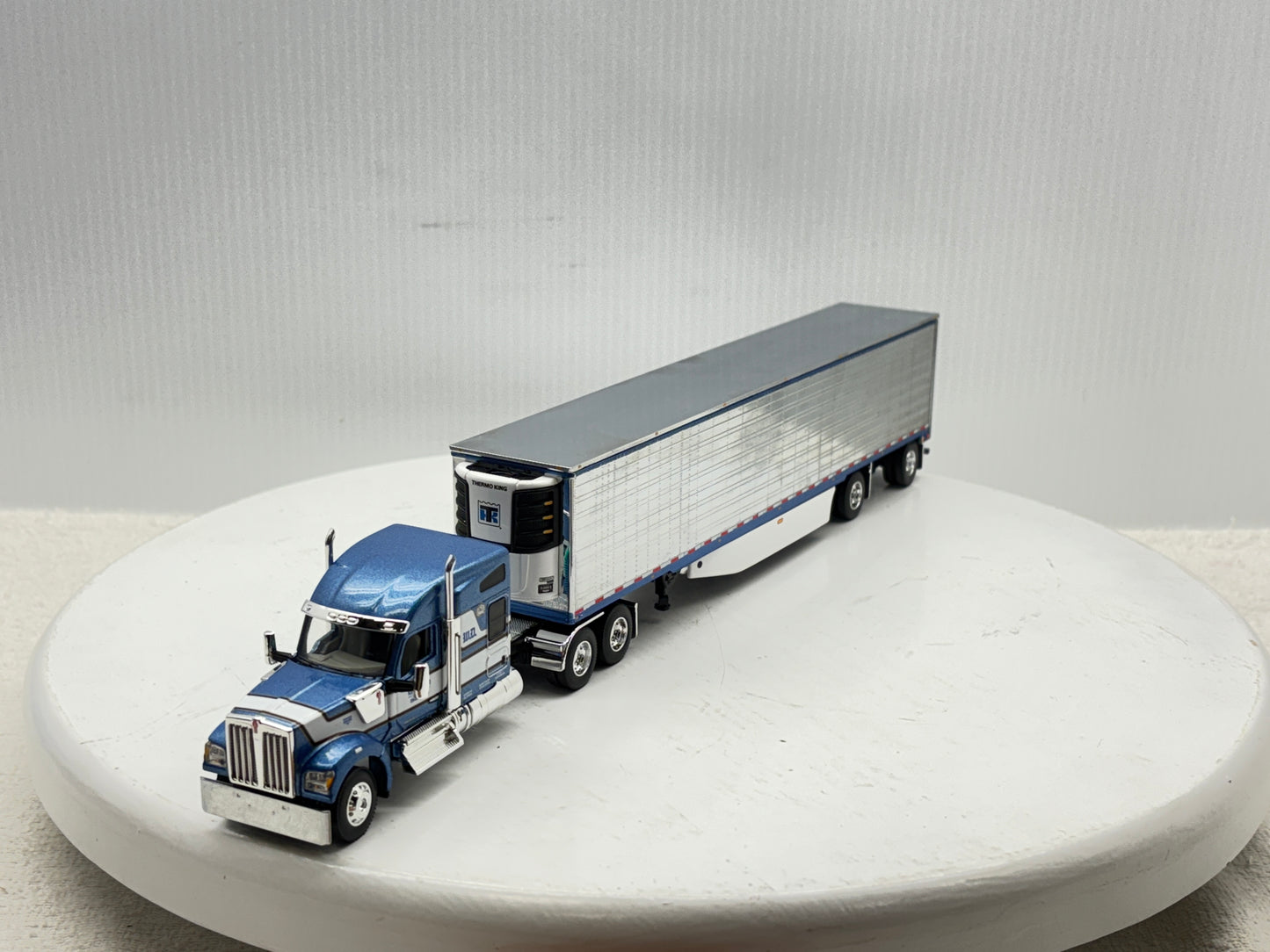 1/64 Kenworth W990 Midroof W.D. Potato