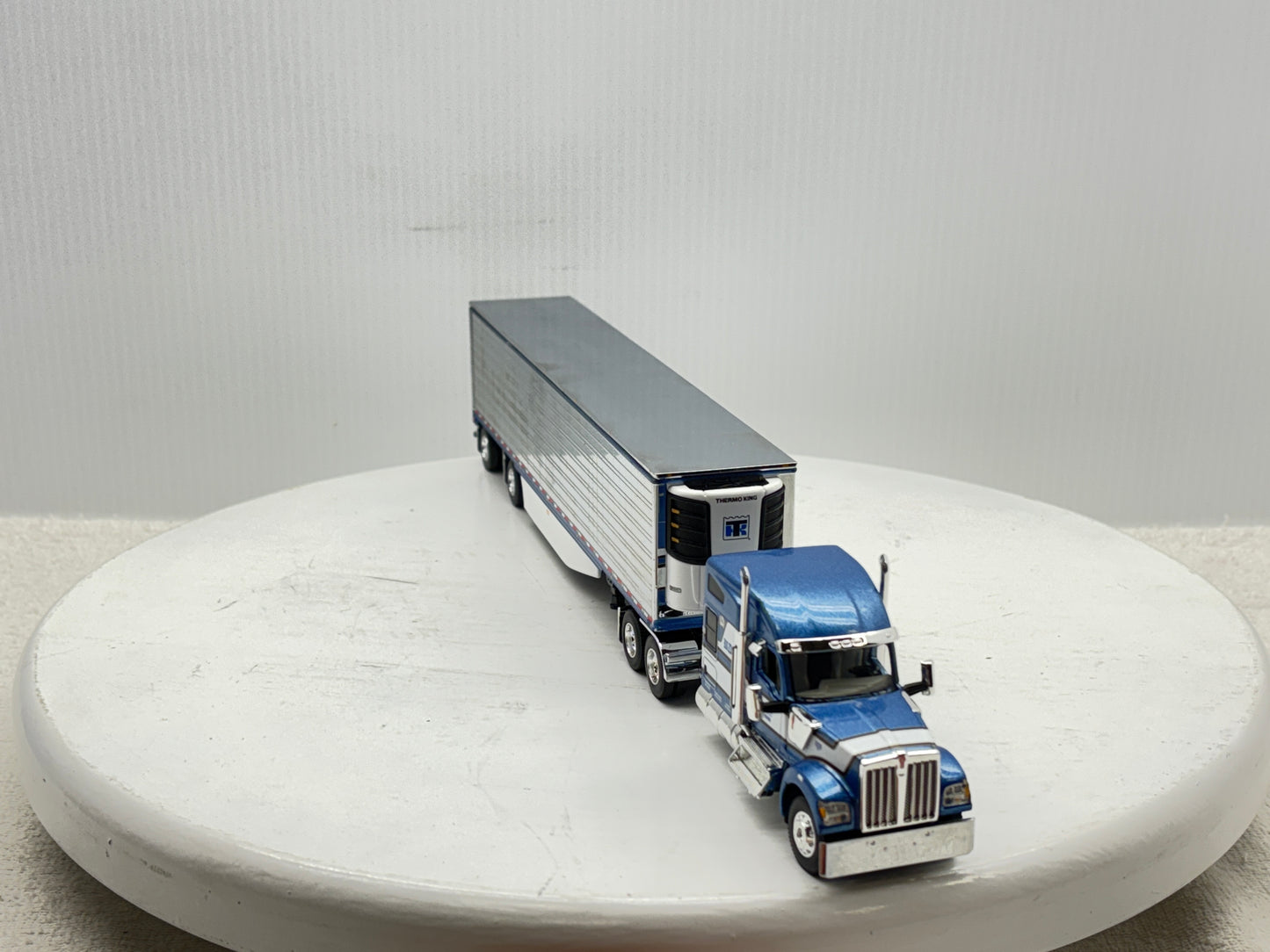 1/64 Kenworth W990 Midroof W.D. Potato