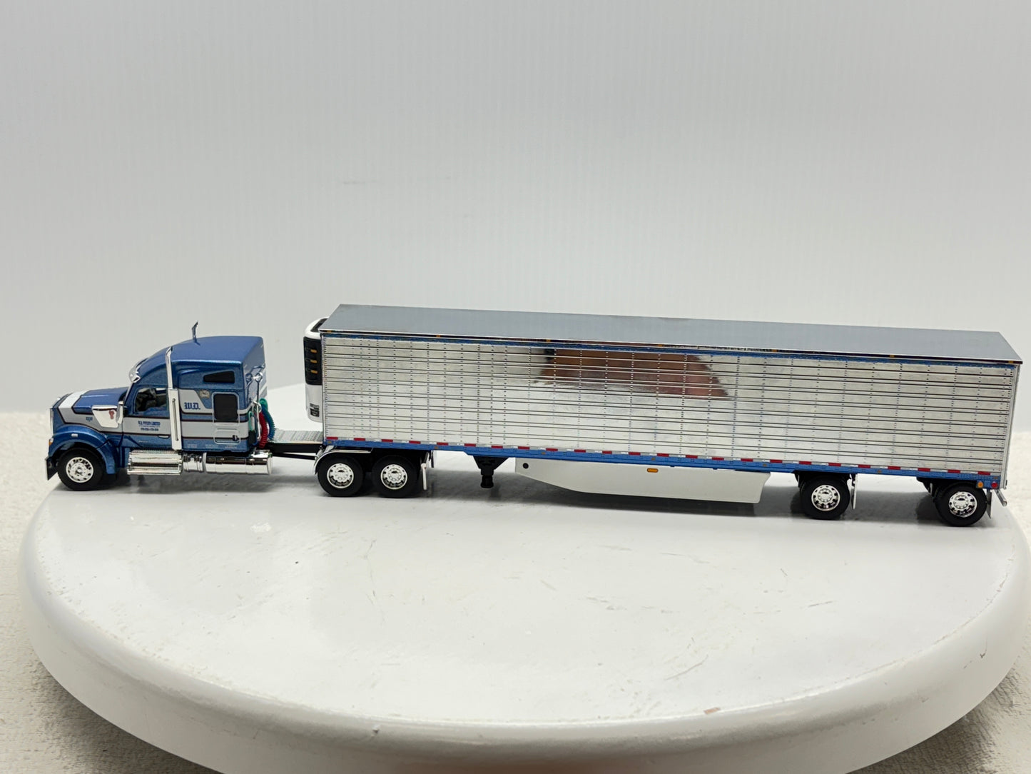 1/64 Kenworth W990 Midroof W.D. Potato