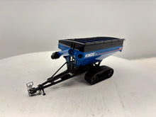 1/64 Kinze 1051 Tracked Grain Cart